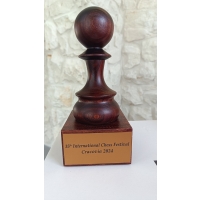 Puchar szachowy drewniany - Czarny Pion