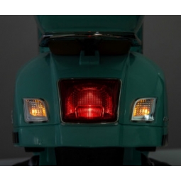 Milly Mally Pojazd na akumulator Vespa GTS Super Mint