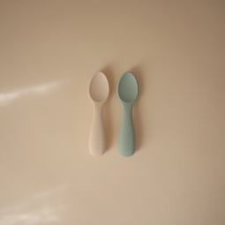 Mushie Łyżeczki Startowe dla Malucha – 2- pack Cambridge Blue/Shifting Sand