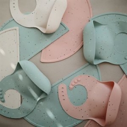 Mushie Śliniak Silikonowy Cambridge Blue Confetti