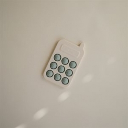 Mushie Telefon Press Toy Cambridge Blue