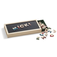 Drewniane literki magnetyczne w pudełku, magnesy z alfabetem Micki
