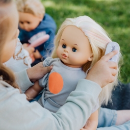 Duża lalka edukacyjna do czesania, blondynka, nauka języków obcych Skrallan