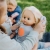 Duża lalka edukacyjna do czesania, blondynka, nauka języków obcych Skrallan
